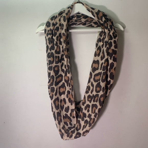 Cheetah Circle Scarf. - Picture 1 of 2